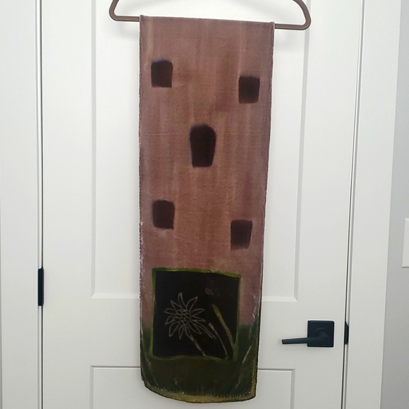 Elegant Multicolor Scarf with Bird Design - Picture 4 of 4